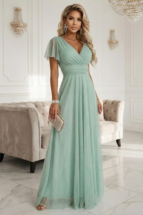635-8-melania-dluga-blyszczaca-suknia-z-dekoltem-i-krotkim-rekawkiem-pistacjowa_20804.jpg
